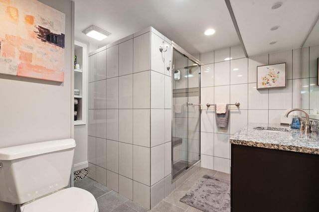 240 W Greenwood Avenue, Crown Point, IN 46307