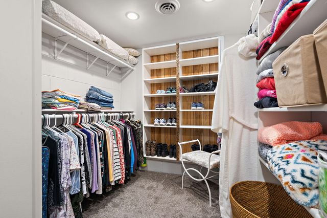 240 W Greenwood Avenue, Crown Point, IN 46307