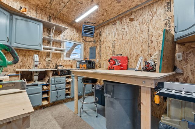 240 W Greenwood Avenue, Crown Point, IN 46307