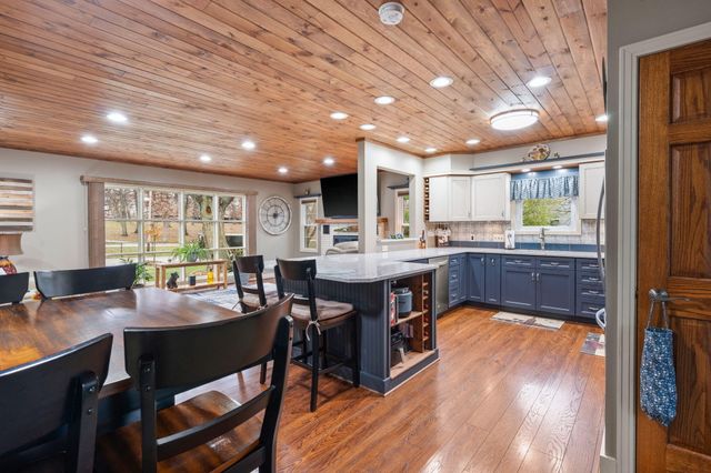 240 W Greenwood Avenue, Crown Point, IN 46307