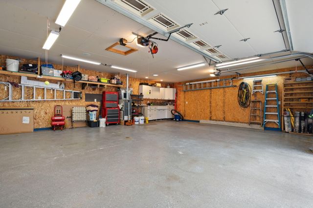 240 W Greenwood Avenue, Crown Point, IN 46307