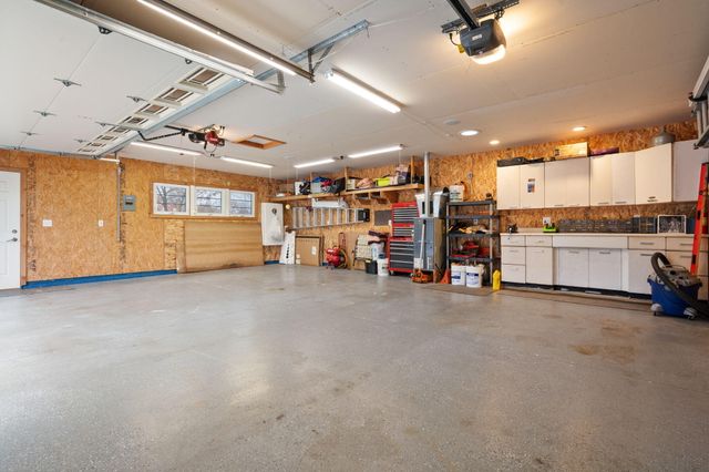 240 W Greenwood Avenue, Crown Point, IN 46307