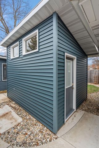 240 W Greenwood Avenue, Crown Point, IN 46307