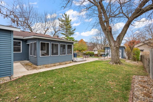 240 W Greenwood Avenue, Crown Point, IN 46307