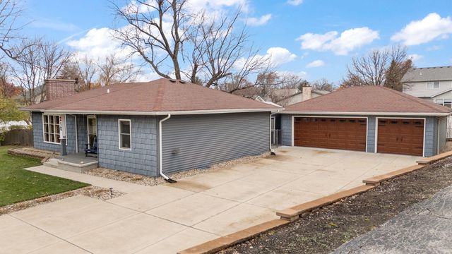 240 W Greenwood Avenue, Crown Point, IN 46307