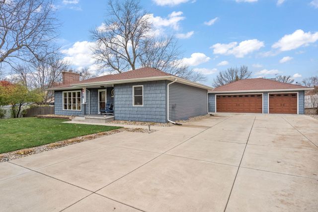 240 W Greenwood Avenue, Crown Point, IN 46307