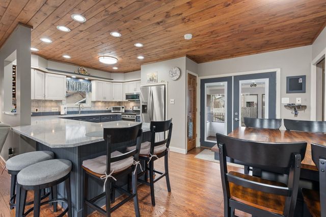 240 W Greenwood Avenue, Crown Point, IN 46307