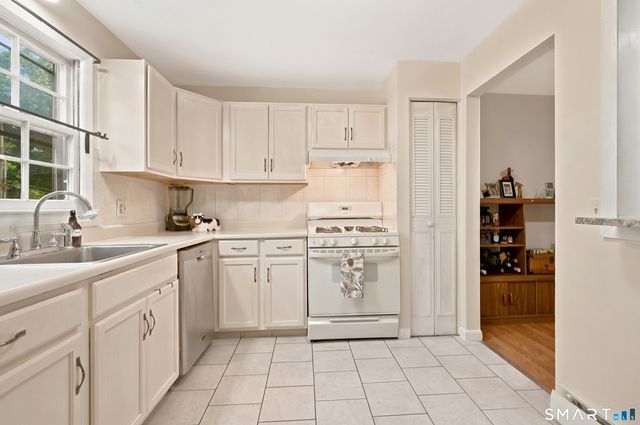 5 Treat Street 2D, West Haven, CT 06516
