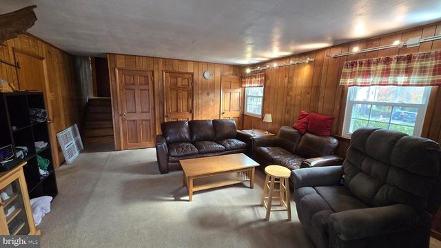 617 MEADOWLARK RD, Norristown, PA 19403