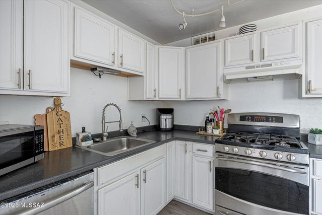 3321 E Silverlake Road, Tucson, AZ 85713