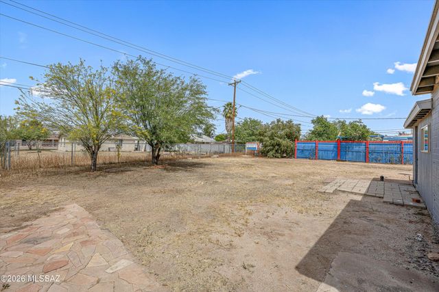 3321 E Silverlake Road, Tucson, AZ 85713