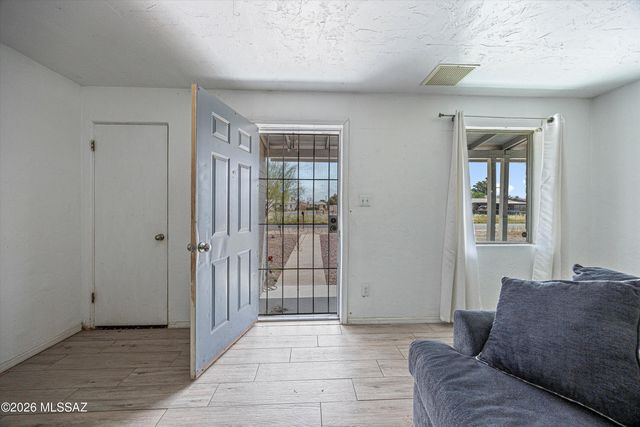 3321 E Silverlake Road, Tucson, AZ 85713