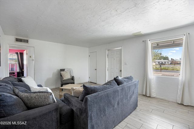 3321 E Silverlake Road, Tucson, AZ 85713