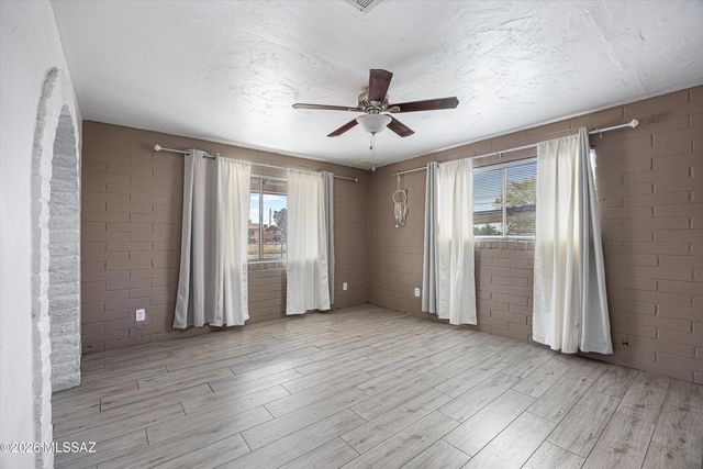 3321 E Silverlake Road, Tucson, AZ 85713