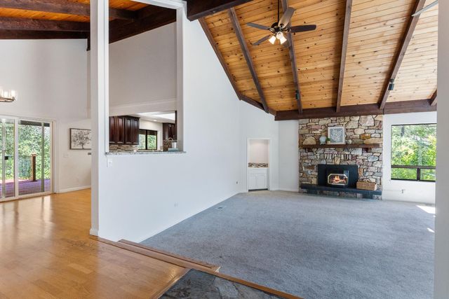 17867 Brewer Rd, Grass Valley, CA 95949