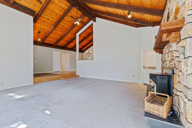 17867 Brewer Rd, Grass Valley, CA 95949
