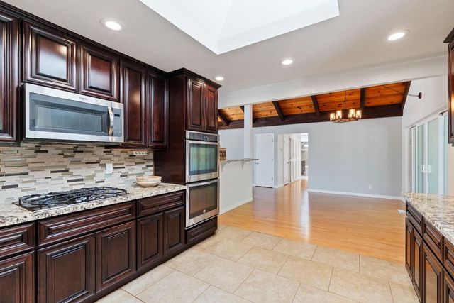 17867 Brewer Rd, Grass Valley, CA 95949
