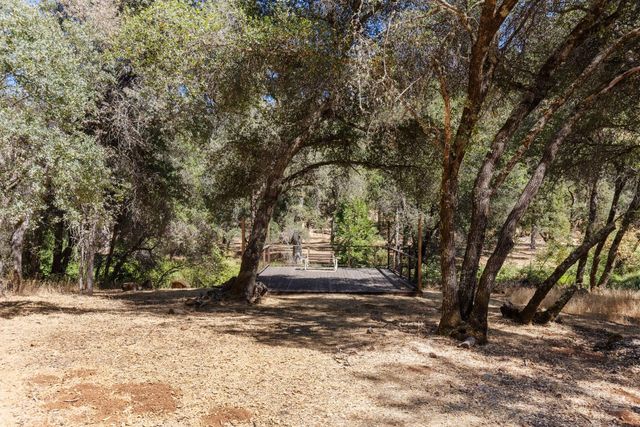 17867 Brewer Rd, Grass Valley, CA 95949