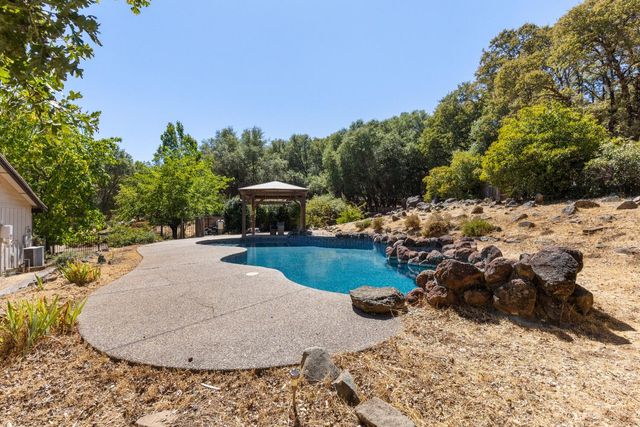 17867 Brewer Rd, Grass Valley, CA 95949