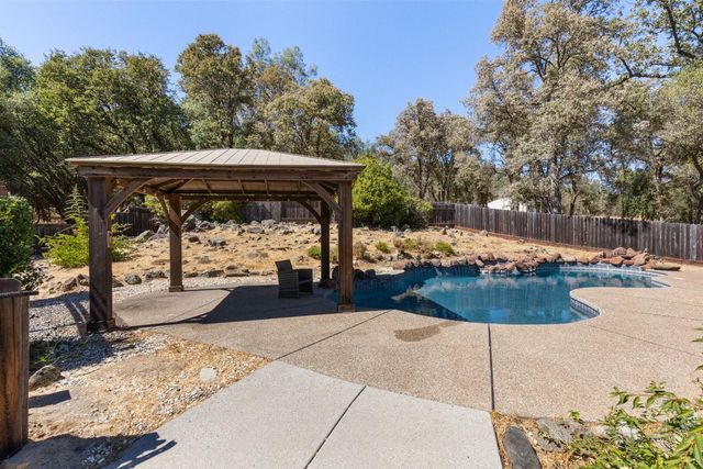 17867 Brewer Rd, Grass Valley, CA 95949
