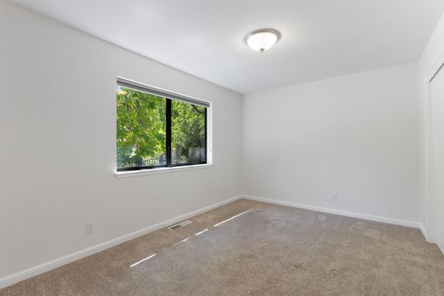 17867 Brewer Rd, Grass Valley, CA 95949
