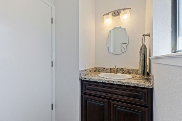 17867 Brewer Rd, Grass Valley, CA 95949