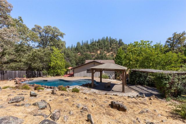 17867 Brewer Rd, Grass Valley, CA 95949