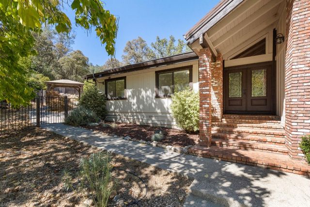 17867 Brewer Rd, Grass Valley, CA 95949
