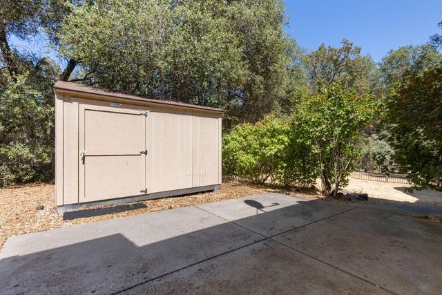 17867 Brewer Rd, Grass Valley, CA 95949