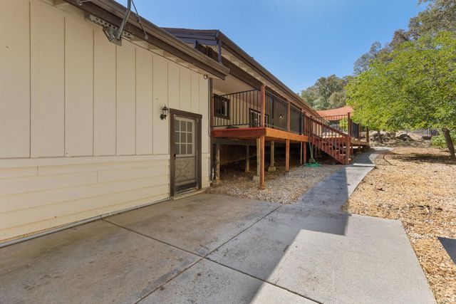 17867 Brewer Rd, Grass Valley, CA 95949