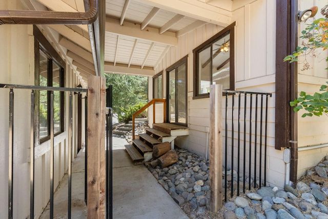 17867 Brewer Rd, Grass Valley, CA 95949