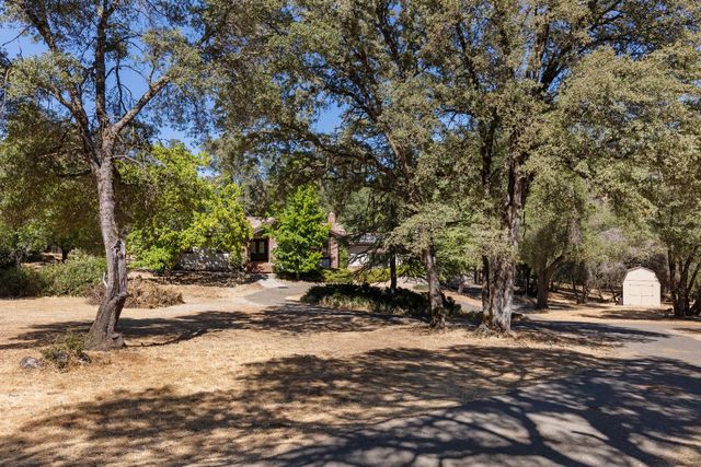 17867 Brewer Rd, Grass Valley, CA 95949