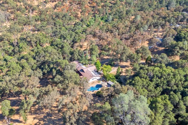 17867 Brewer Rd, Grass Valley, CA 95949