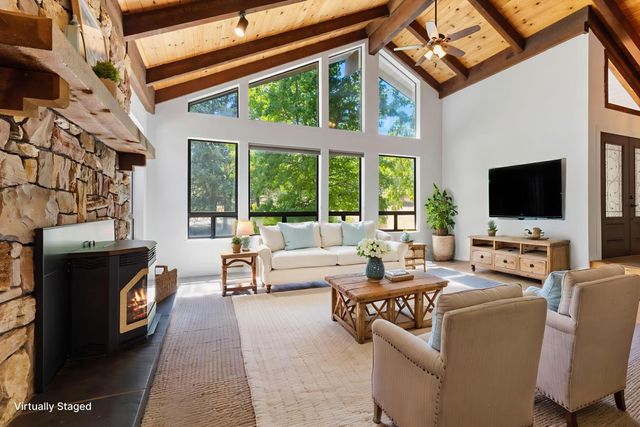17867 Brewer Rd, Grass Valley, CA 95949