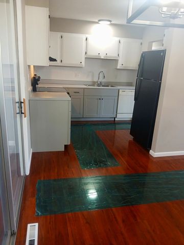 1114 Suncrest Drive, Fulton, IL 61252