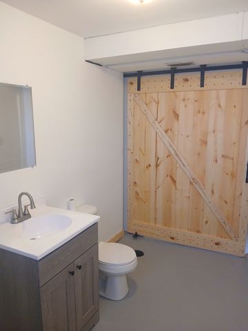 1114 Suncrest Drive, Fulton, IL 61252