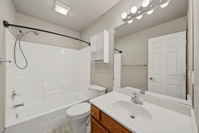 2514 SW Ridgeway Court, Ankeny, IA 50023