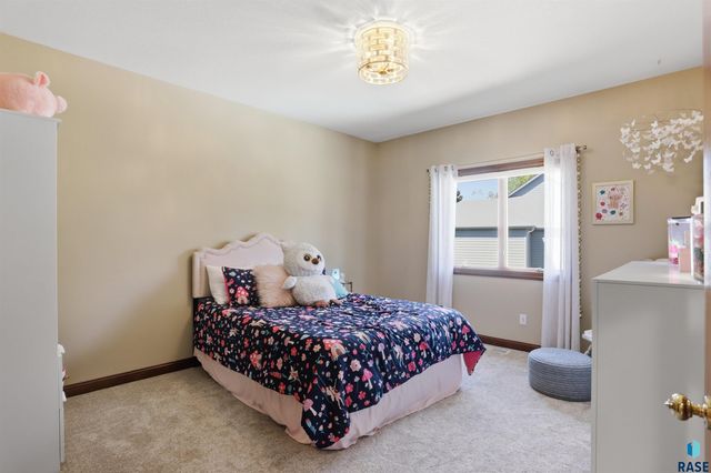 3548 S Spencer Blvd Boulevard, Sioux Falls, SD 57103