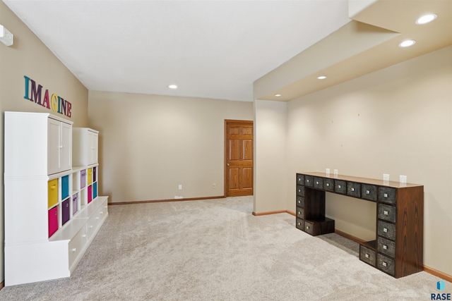 3548 S Spencer Blvd Boulevard, Sioux Falls, SD 57103