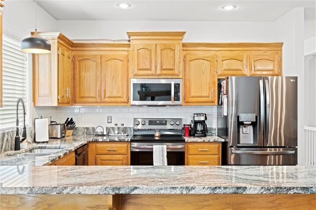 5713 WIDMER Street, Shawnee, KS 66216