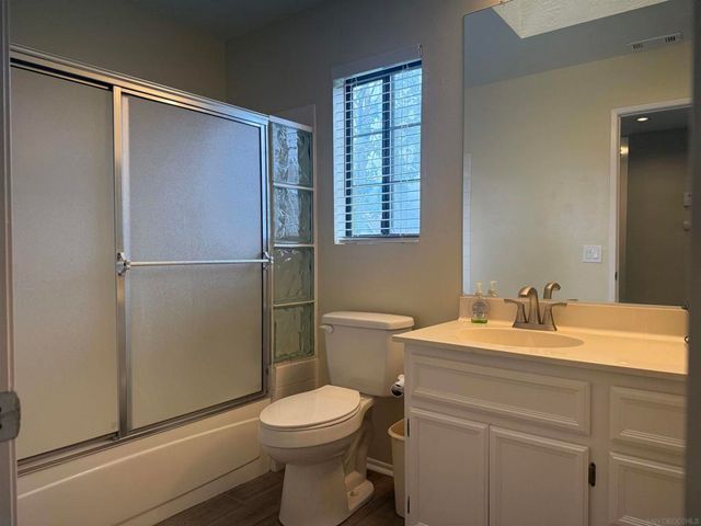 1384 Van Buren Circle, San Jacinto, CA 92583