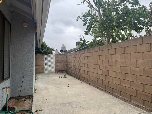 1384 Van Buren Circle, San Jacinto, CA 92583