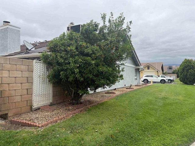 1384 Van Buren Circle, San Jacinto, CA 92583