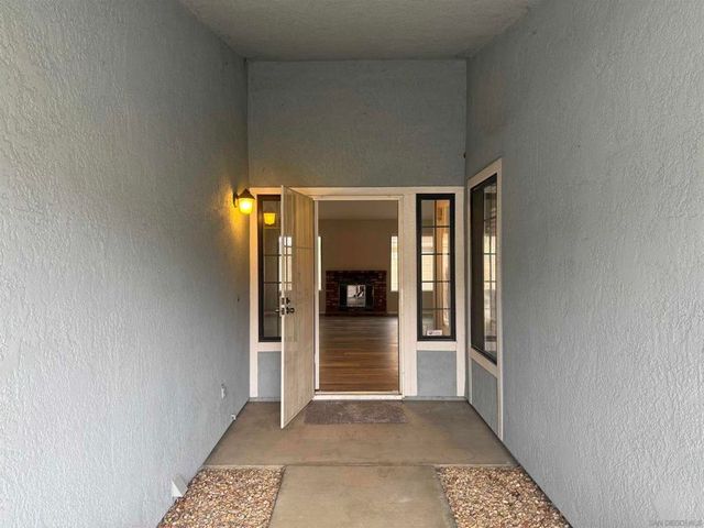 1384 Van Buren Circle, San Jacinto, CA 92583