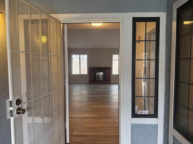 1384 Van Buren Circle, San Jacinto, CA 92583