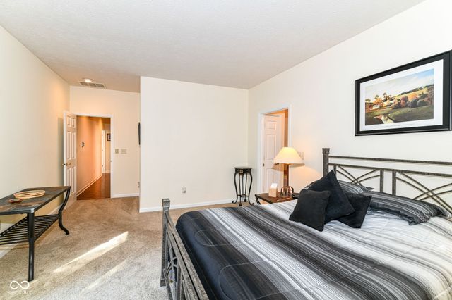 7181 Knollvalley Lane, Indianapolis, IN 46256