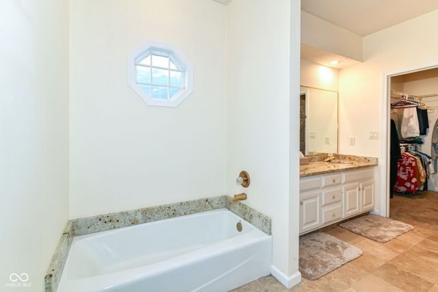 7181 Knollvalley Lane, Indianapolis, IN 46256