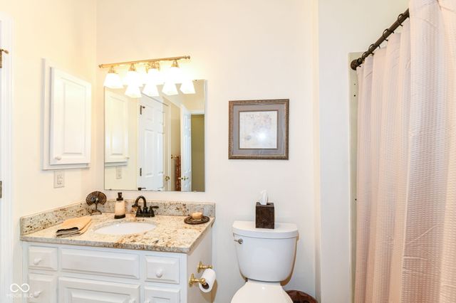 7181 Knollvalley Lane, Indianapolis, IN 46256