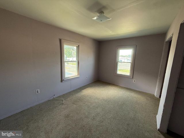 16 DELSEA DR N, Glassboro, NJ 08028