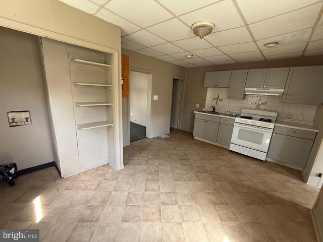 16 DELSEA DR N, Glassboro, NJ 08028